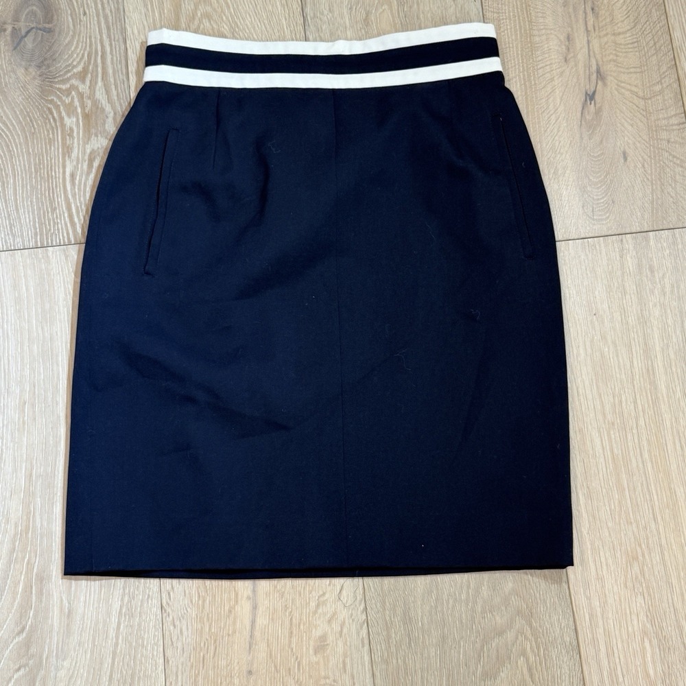 Dino Valiano Navy Skirt With White Trim Waist Made In Germany EU 40 US‎ S/M